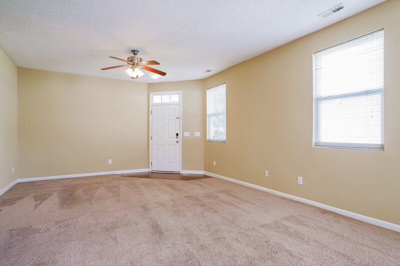 1,995/Mo, 148 Palmdale Ct Holly Springs, NC 27540 Living Room View