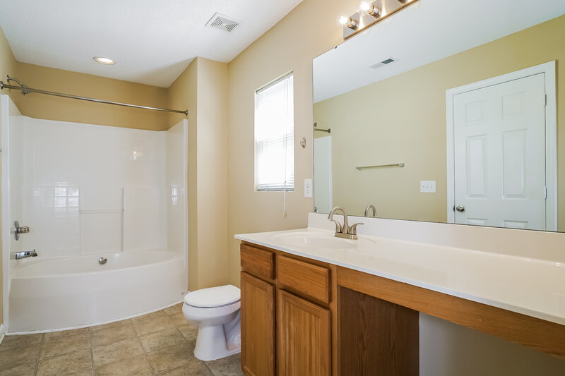 1,995/Mo, 148 Palmdale Ct Holly Springs, NC 27540 Main Bathroom View