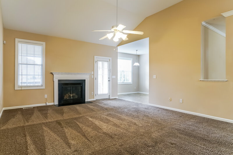 1,910/Mo, 1616 Maizefield Ln Fuquay Varina, NC 27526 Living Room View