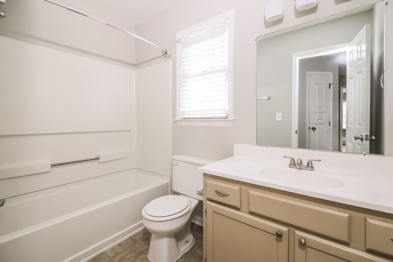 2,740/Mo, 1004 Silverbell Ln Knightdale, NC 27545 Bathroom View