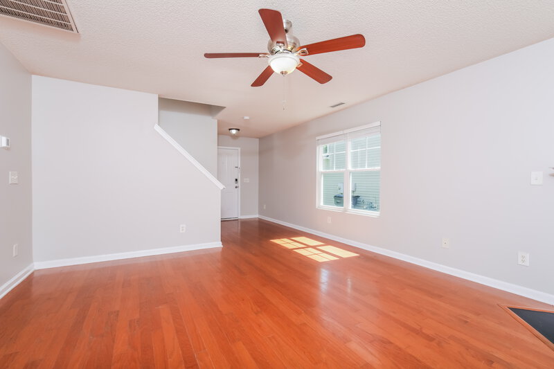 2,090/Mo, 63 Brookhaven Dr Clayton, NC 27527 Living Room View 2