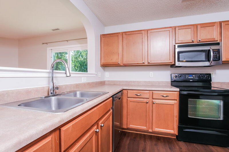 2,090/Mo, 63 Brookhaven Dr Clayton, NC 27527 Kitchen View 2