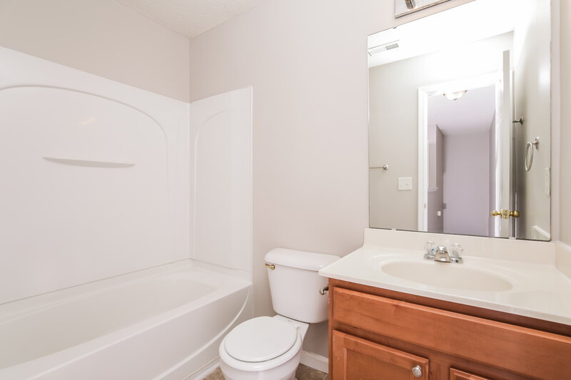2,090/Mo, 63 Brookhaven Dr Clayton, NC 27527 Bathroom View