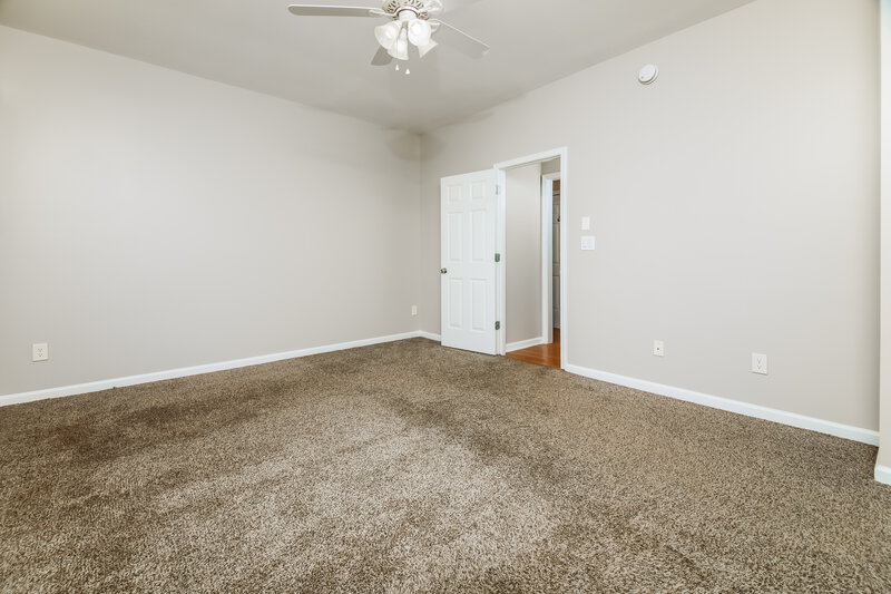 1,765/Mo, 141 Hutson Ln Clayton, NC 27527 Main Bedroom View 2