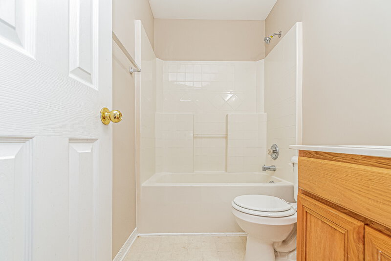 1,830/Mo, 1017 Dewberry Ct Clayton, NC 27520 Bathroom View