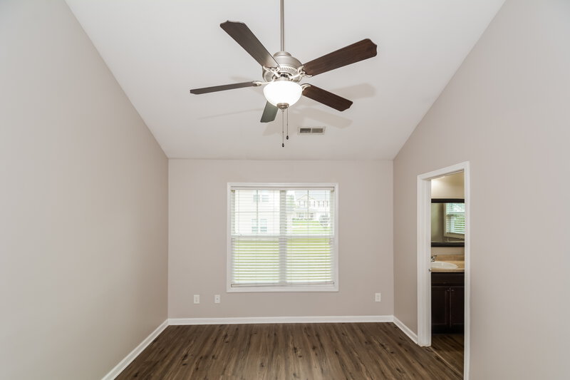 2,640/Mo, 1218 Braemar Highland Dr Zebulon, NC 27597 Main Bedroom View 2