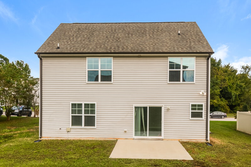 2,640/Mo, 1218 Braemar Highland Dr Zebulon, NC 27597 Rear View