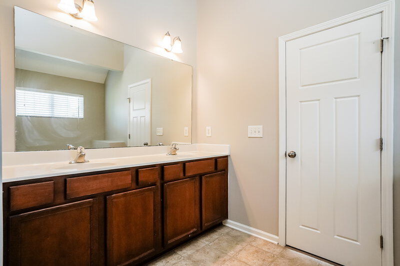 2,280/Mo, 5045 Stonewood Pines Dr Knightdale, NC 27545 Main Bathroom View 2