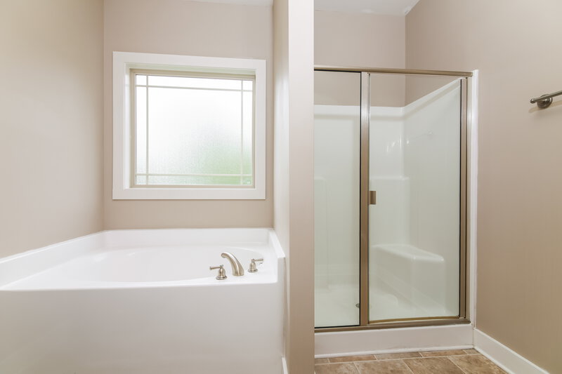2,780/Mo, 3016 Watsonia Dr Zebulon, NC 27597 Main Bathroom View