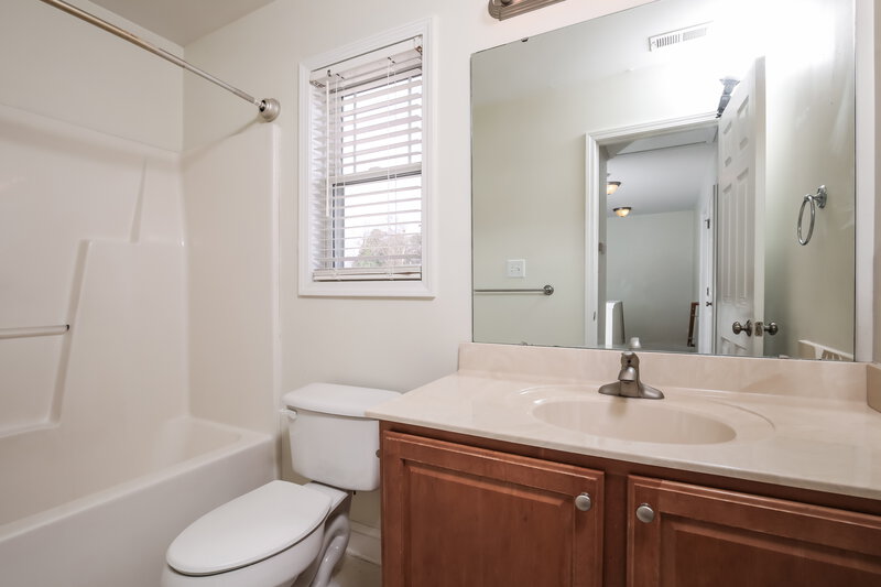 1,885/Mo, 3151 La Costa Way Raleigh, NC 27610 Bathroom View