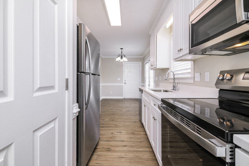 1,925/Mo, 204 Hunter Way Clayton, NC 27520 Kitchen View 2