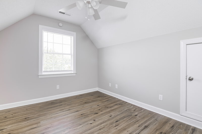 1,925/Mo, 204 Hunter Way Clayton, NC 27520 Main Bedroom View 2