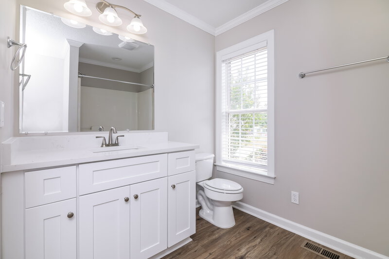 1,925/Mo, 204 Hunter Way Clayton, NC 27520 Bathroom View