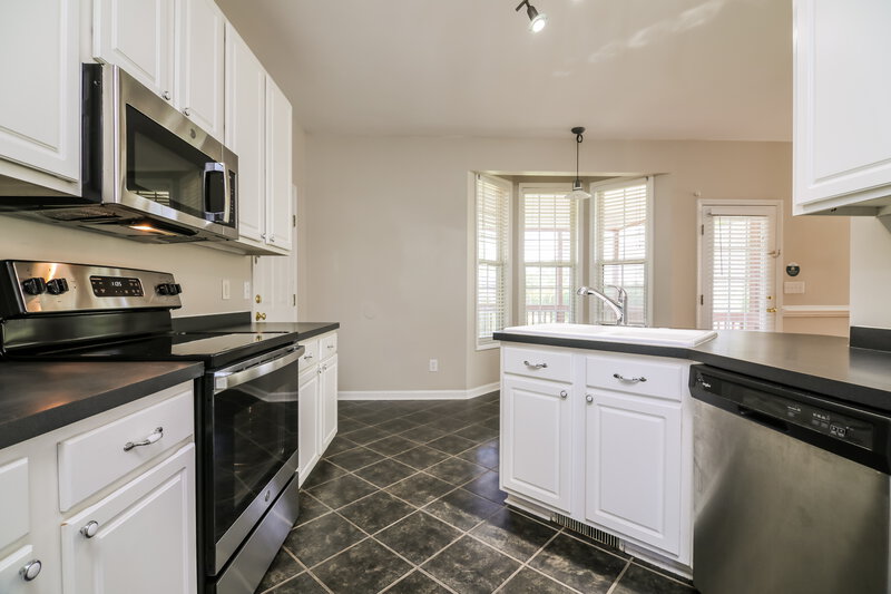2,165/Mo, 512 Waterford Dr Clayton, NC 27520 Kitchen View