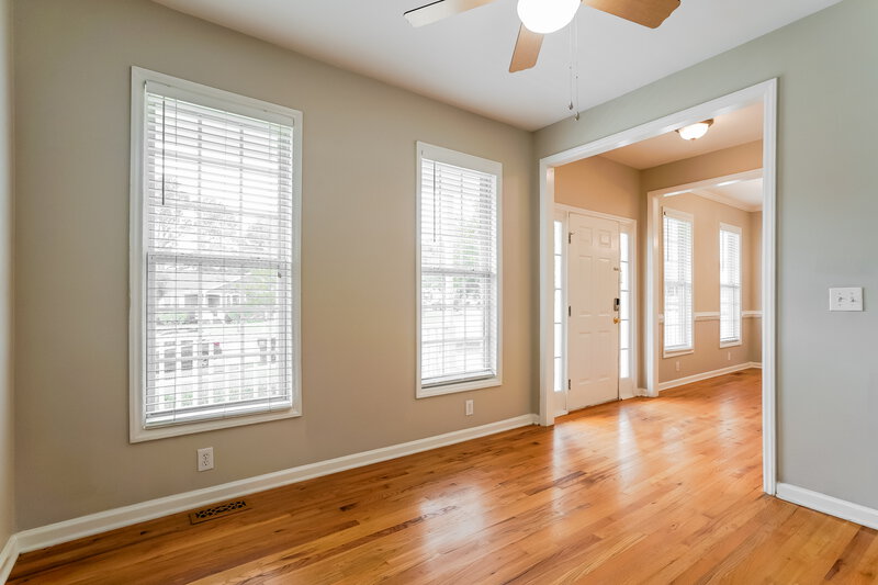 1,800/Mo, 512 Waterford Dr Clayton, NC 27520 Office View