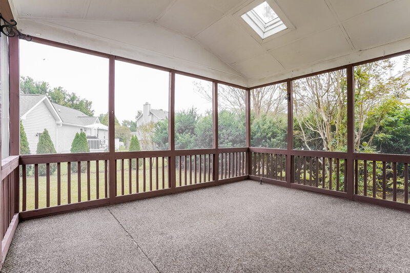 1,800/Mo, 512 Waterford Dr Clayton, NC 27520 Sun Room View