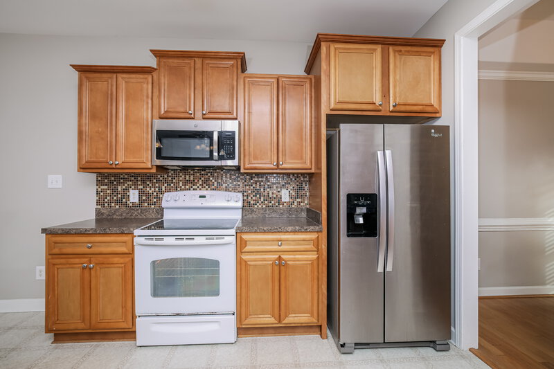 1,925/Mo, 1214 Braemar Highland Dr Zebulon, NC 27597 Kitchen View 2