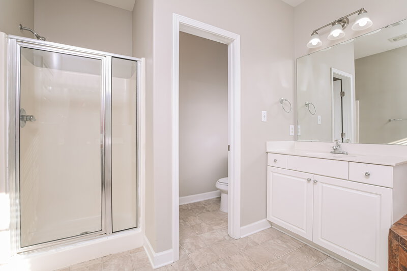 1,925/Mo, 1214 Braemar Highland Dr Zebulon, NC 27597 Main Bathroom View 2