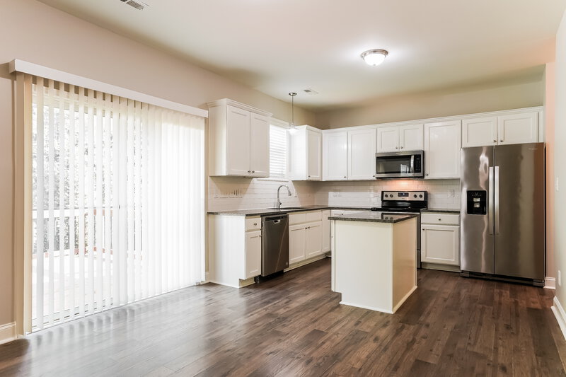 2,005/Mo, 110 Alcock Ln Youngsville, NC 27596 Kitchen View