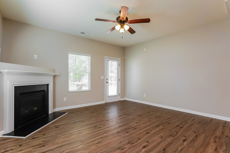 2,525/Mo, 110 Cinder St Knightdale, NC 27545 Living Room View 2
