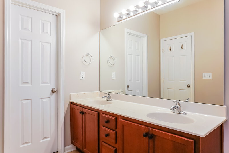 2,525/Mo, 110 Cinder St Knightdale, NC 27545 Bathroom View