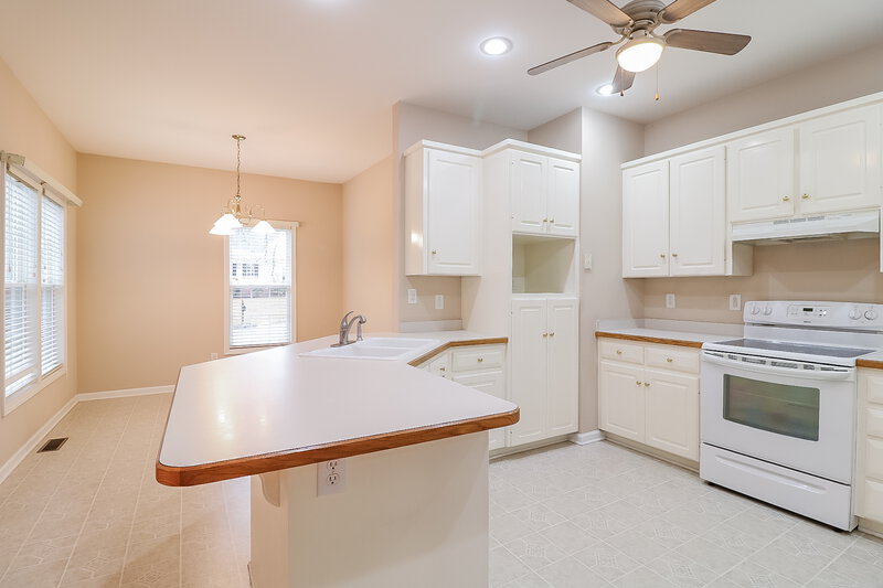 1,790/Mo, 115 Lily Crossing Clayton, NC 27527 Kitchen View