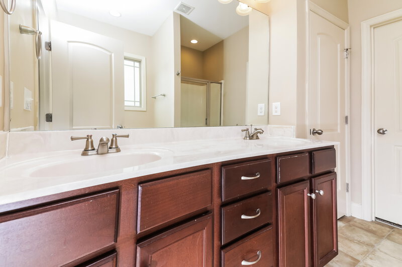 1,730/Mo, 12 Wensley Ct Clayton, NC 27527 Main Bathroom View