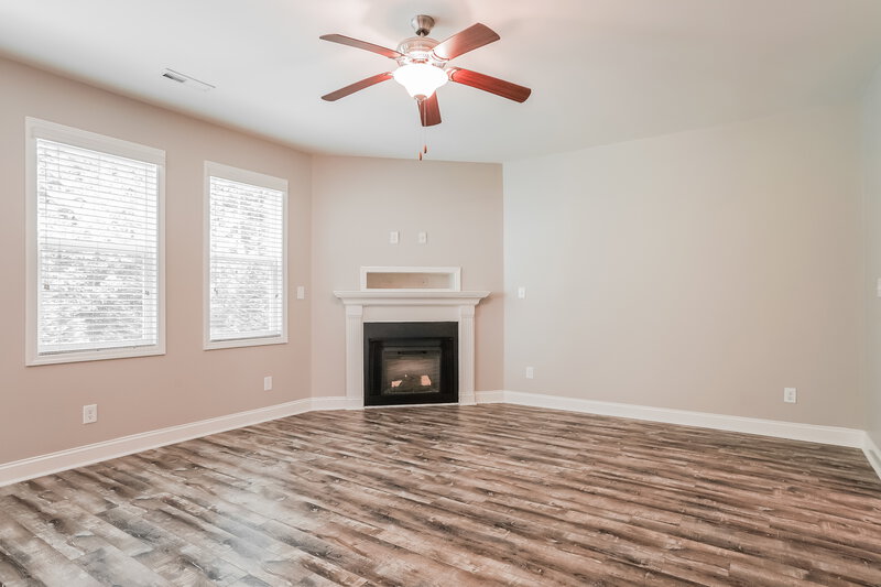 1,955/Mo, 100 Alcock Ln Youngsville, NC 27596 Living Room View