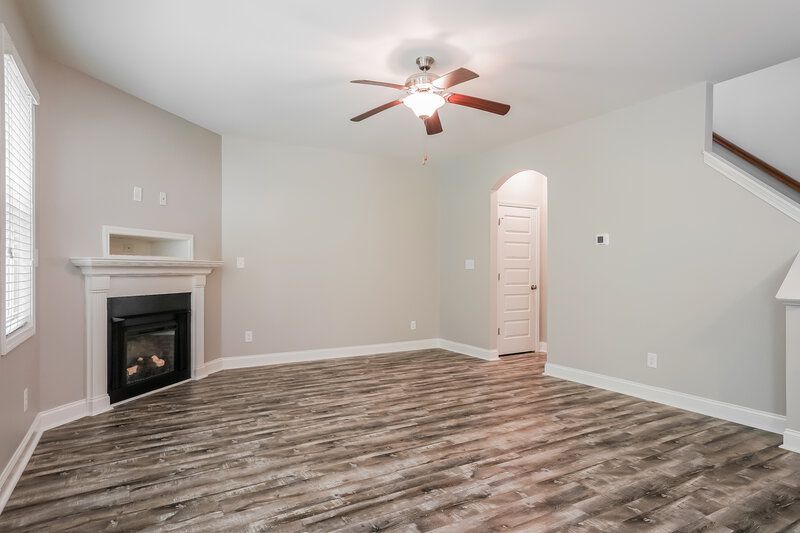 1,955/Mo, 100 Alcock Ln Youngsville, NC 27596 Living Room View 2