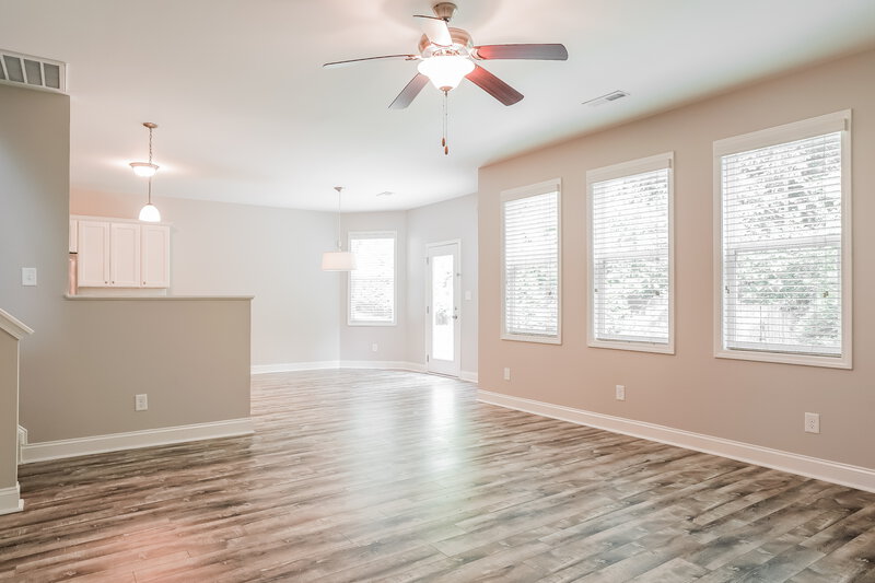 1,955/Mo, 100 Alcock Ln Youngsville, NC 27596 Living Room View 3