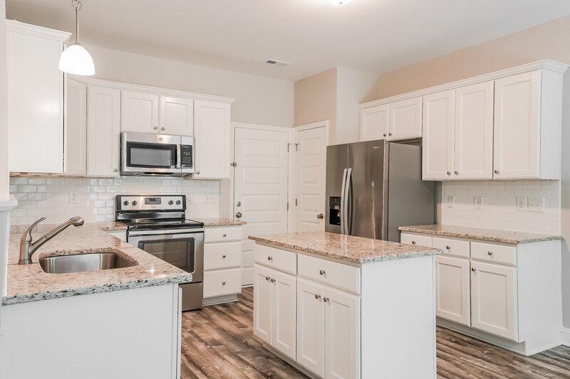 1,955/Mo, 100 Alcock Ln Youngsville, NC 27596 Kitchen View