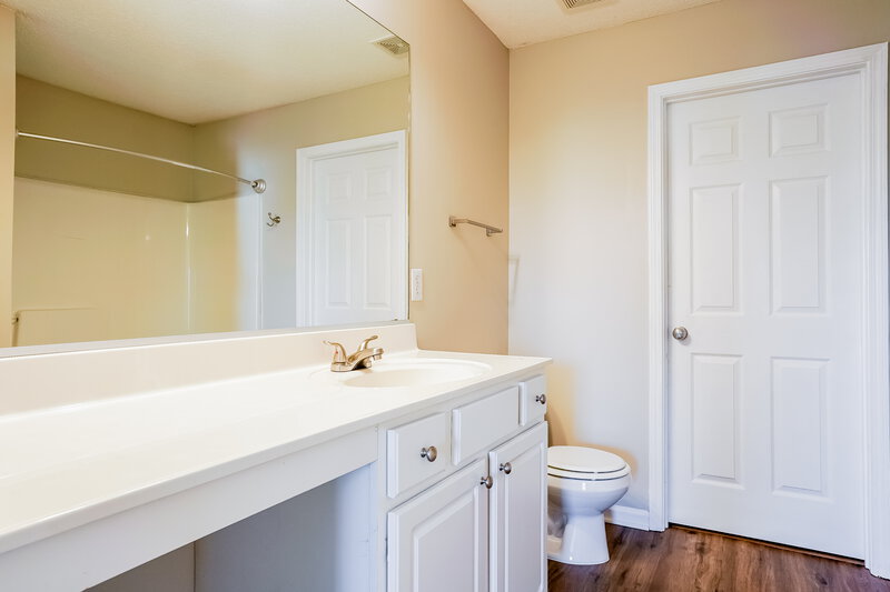 2,300/Mo, 816 Stackhurst Way Wake Forest, NC 27587 Bathroom View