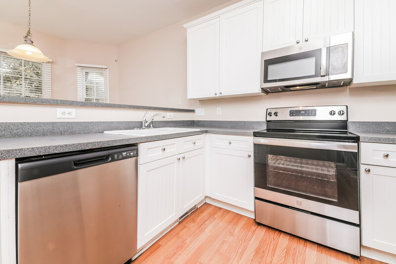 2,145/Mo, 7701 Harps Mill Woods Run Raleigh, NC 27615 Kitchen View 2