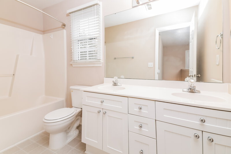 2,145/Mo, 7701 Harps Mill Woods Run Raleigh, NC 27615 Bathroom View