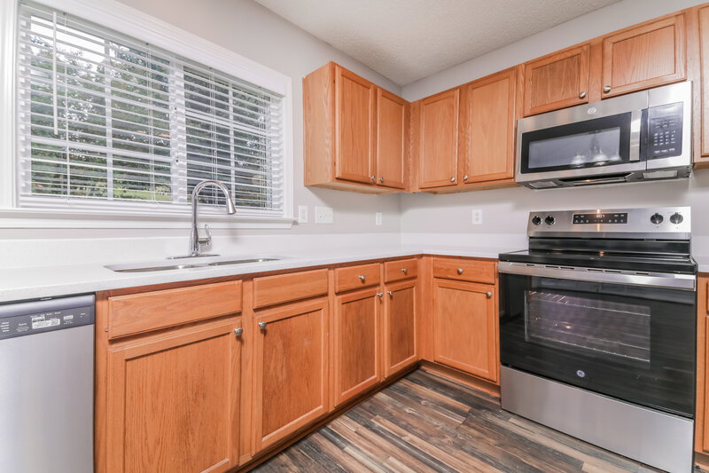 1,695/Mo, 506 Averasboro Dr Clayton, NC 27520 Kitchen View 2