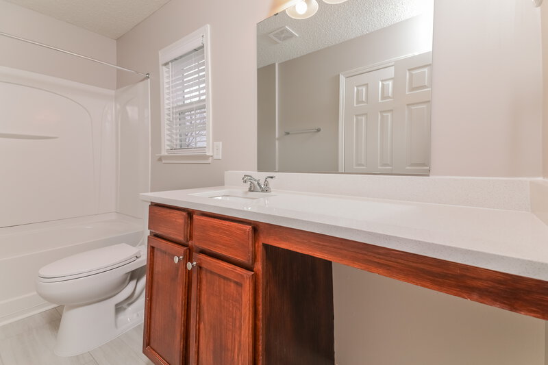 1,695/Mo, 506 Averasboro Dr Clayton, NC 27520 Main Bathroom View