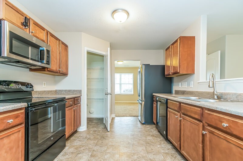 2,070/Mo, 1321 Lowenstein St Wake Forest, NC 27587 Kitchen View