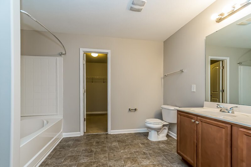 2,070/Mo, 1321 Lowenstein St Wake Forest, NC 27587 Main Bathroom View
