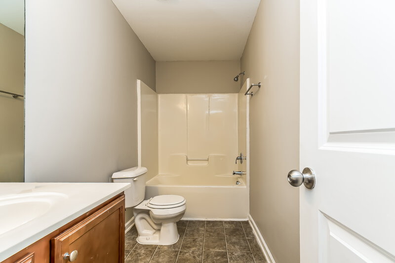 2,070/Mo, 1321 Lowenstein St Wake Forest, NC 27587 Bathroom View