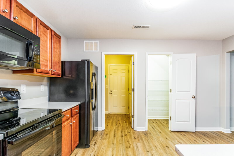 2,055/Mo, 1337 Lowenstein St Wake Forest, NC 27587 Kitchen View