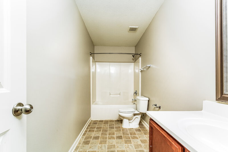 2,055/Mo, 1337 Lowenstein St Wake Forest, NC 27587 Bathroom View