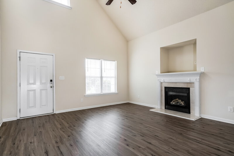 2,215/Mo, 1056 S Philwood Ct Fuquay Varina, NC 27526 Living Room View