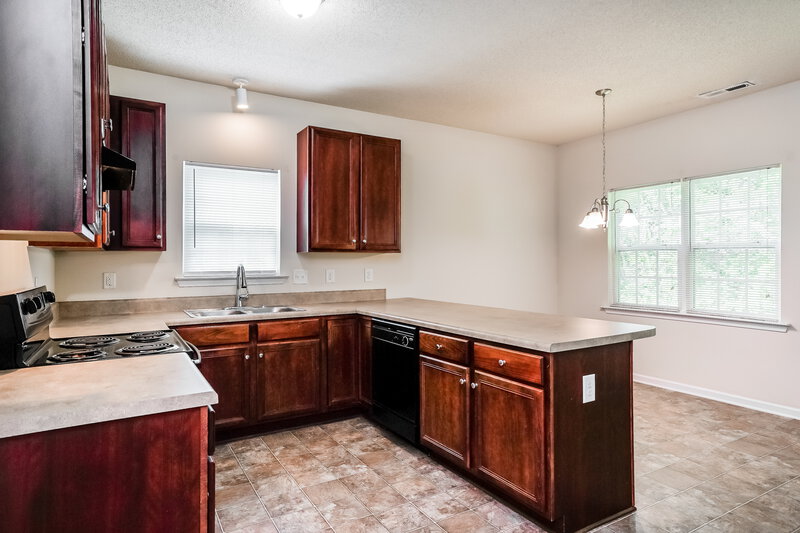 2,215/Mo, 1056 S Philwood Ct Fuquay Varina, NC 27526 Kitchen View