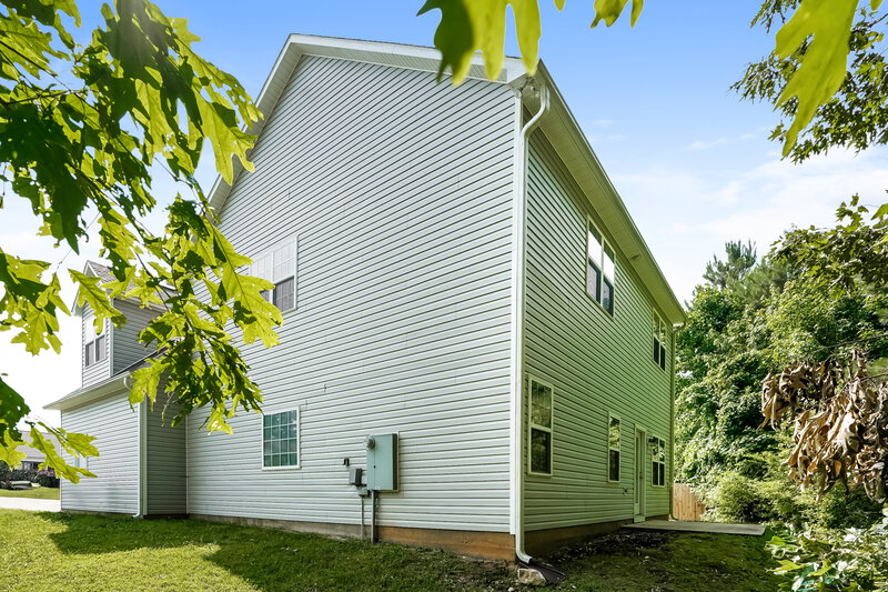 2,215/Mo, 1056 S Philwood Ct Fuquay Varina, NC 27526 Rear View