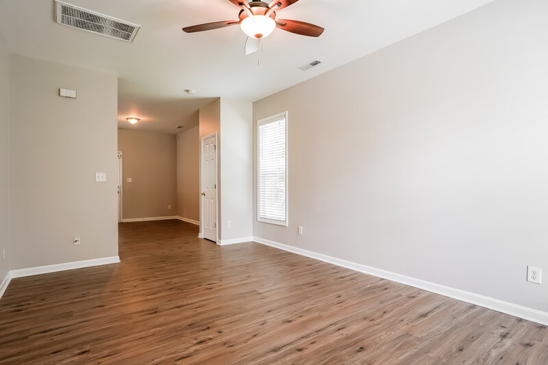 1,595/Mo, 3879 Pin Oak Rd Raleigh, NC 27604 Living Room View 2