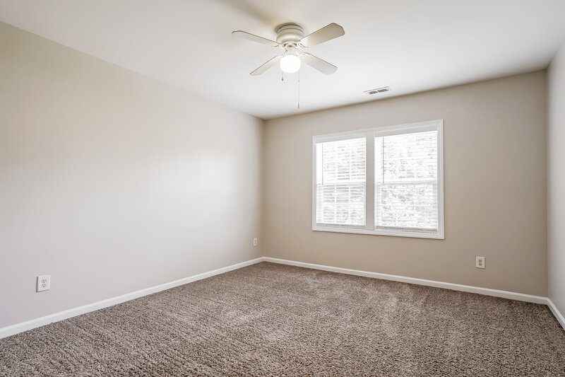 1,595/Mo, 3879 Pin Oak Rd Raleigh, NC 27604 Main Bedroom View