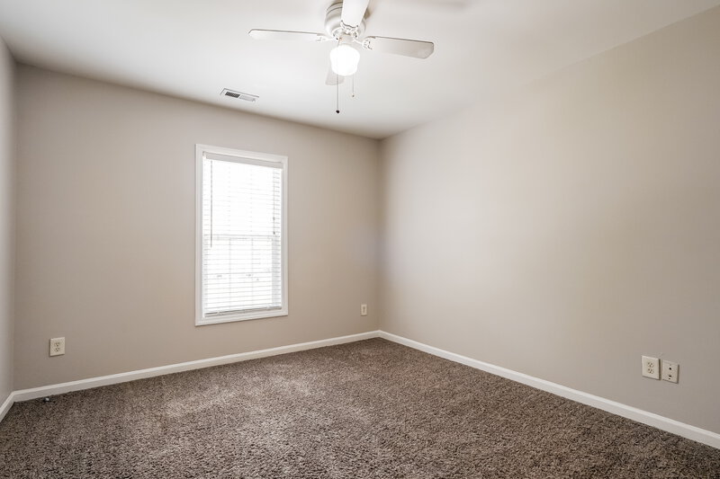 1,595/Mo, 3879 Pin Oak Rd Raleigh, NC 27604 Bedroom View 3
