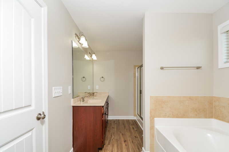 2,165/Mo, 117 Bobby Ray Ct Clayton, NC 27527 Main Bathroom View