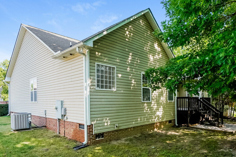 2,040/Mo, 29 Westcote Ln Clayton, NC 27527 Rear View