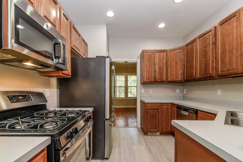 2,170/Mo, 84 Trillium Way Clayton, NC 27527 Kitchen View